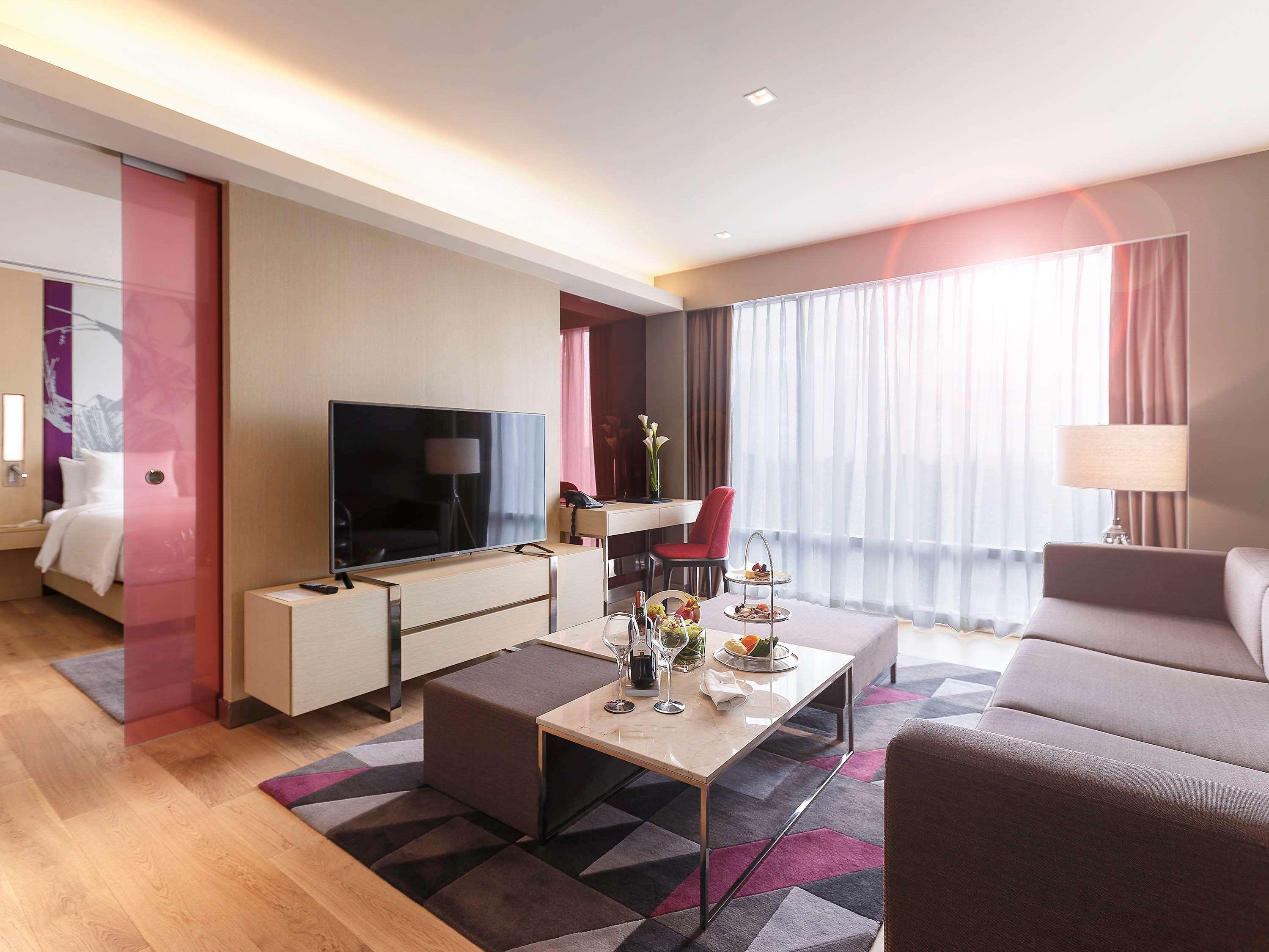 Novotel Manila Araneta City Hotel Quezon City Extérieur photo
