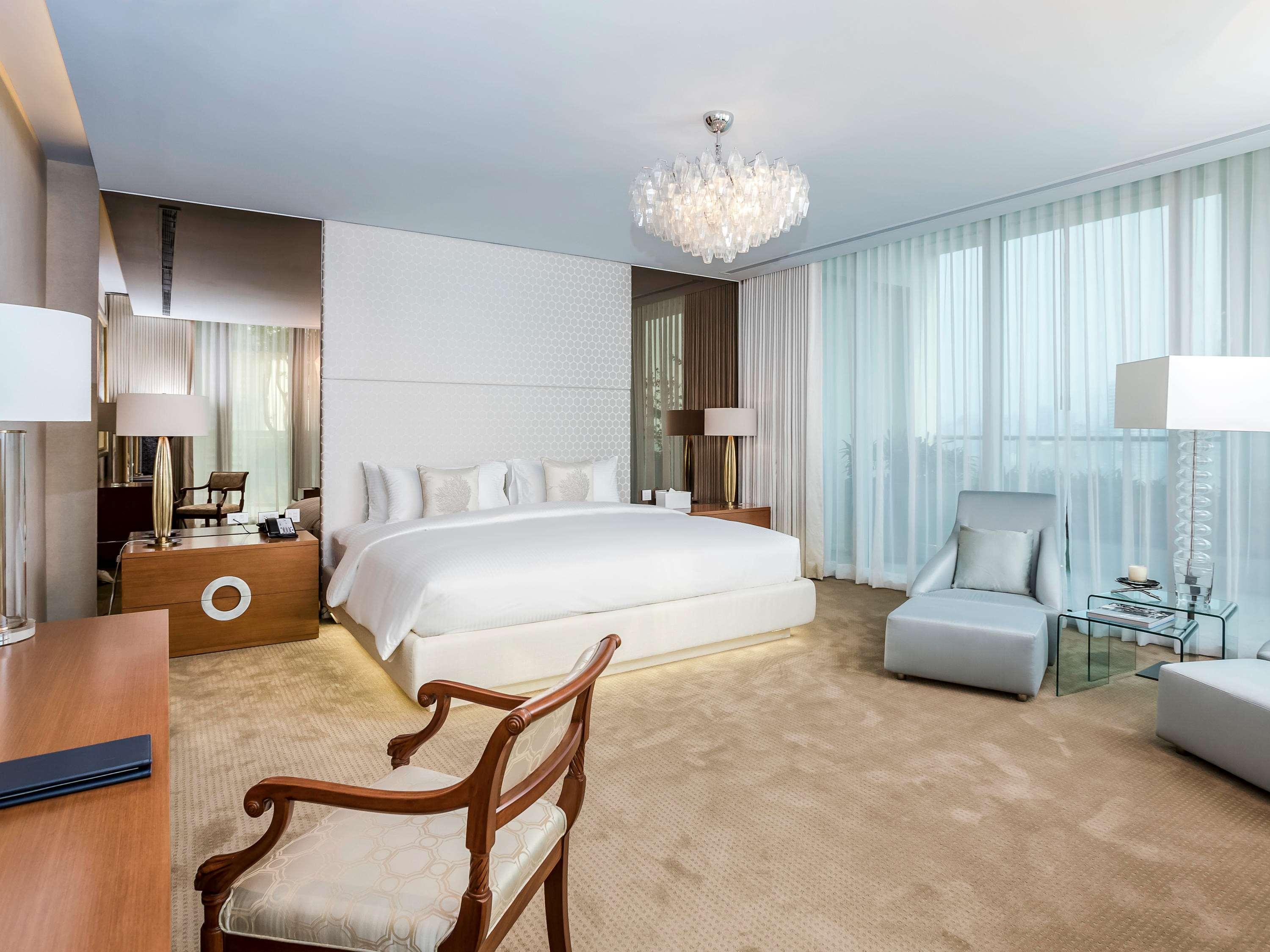 Novotel Manila Araneta City Hotel Quezon City Extérieur photo