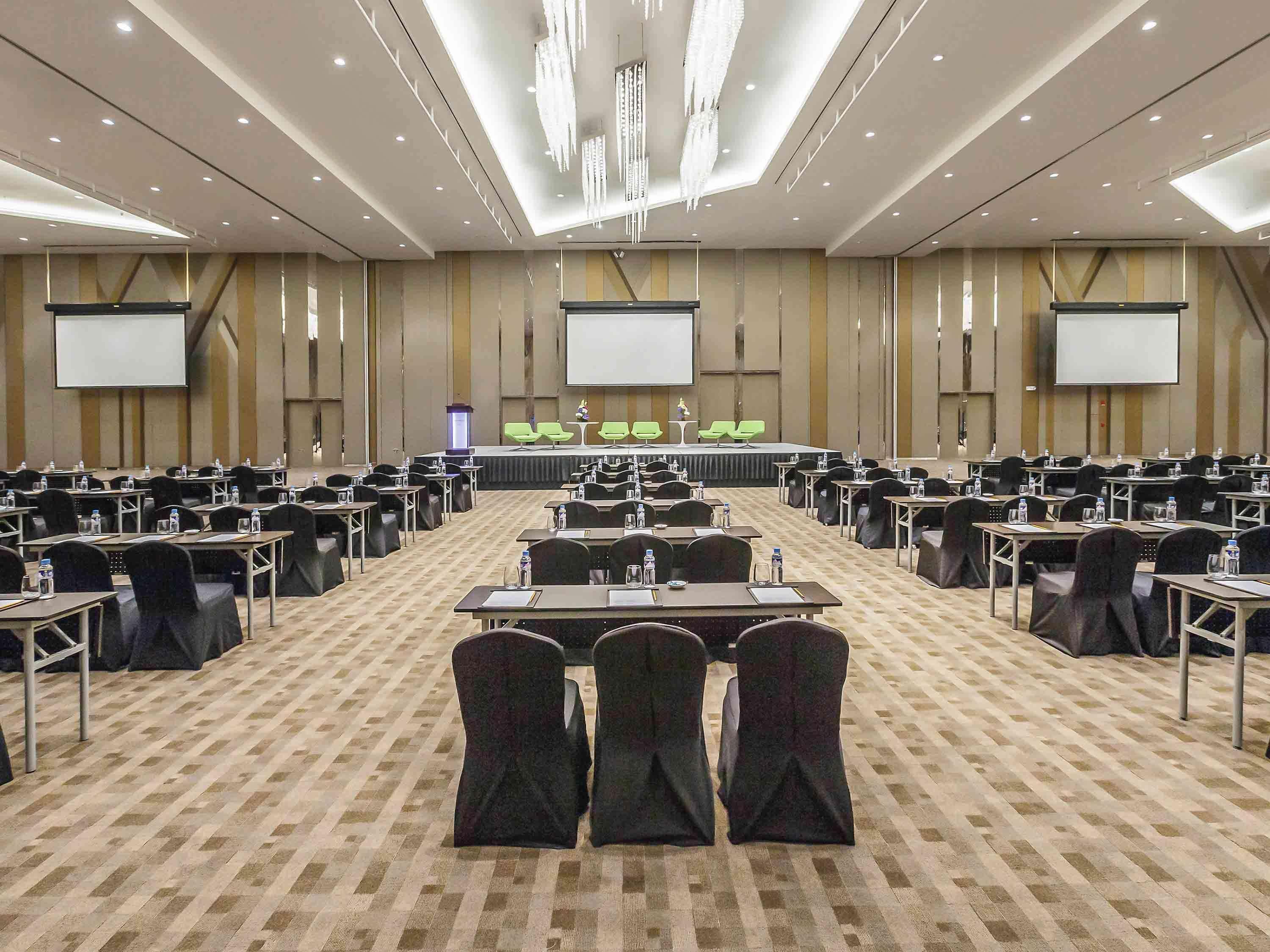 Novotel Manila Araneta City Hotel Quezon City Extérieur photo