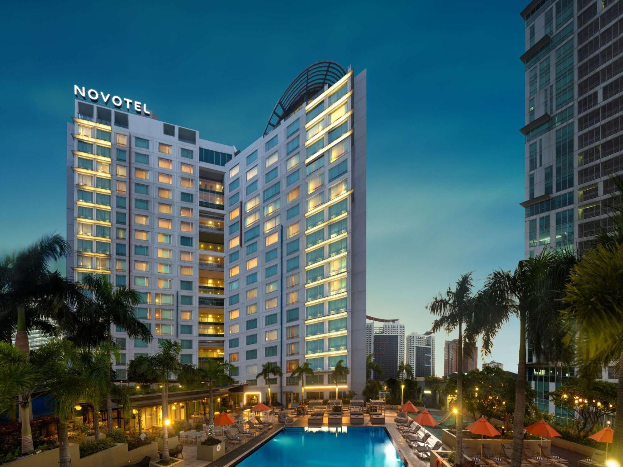 Novotel Manila Araneta City Hotel Quezon City Extérieur photo