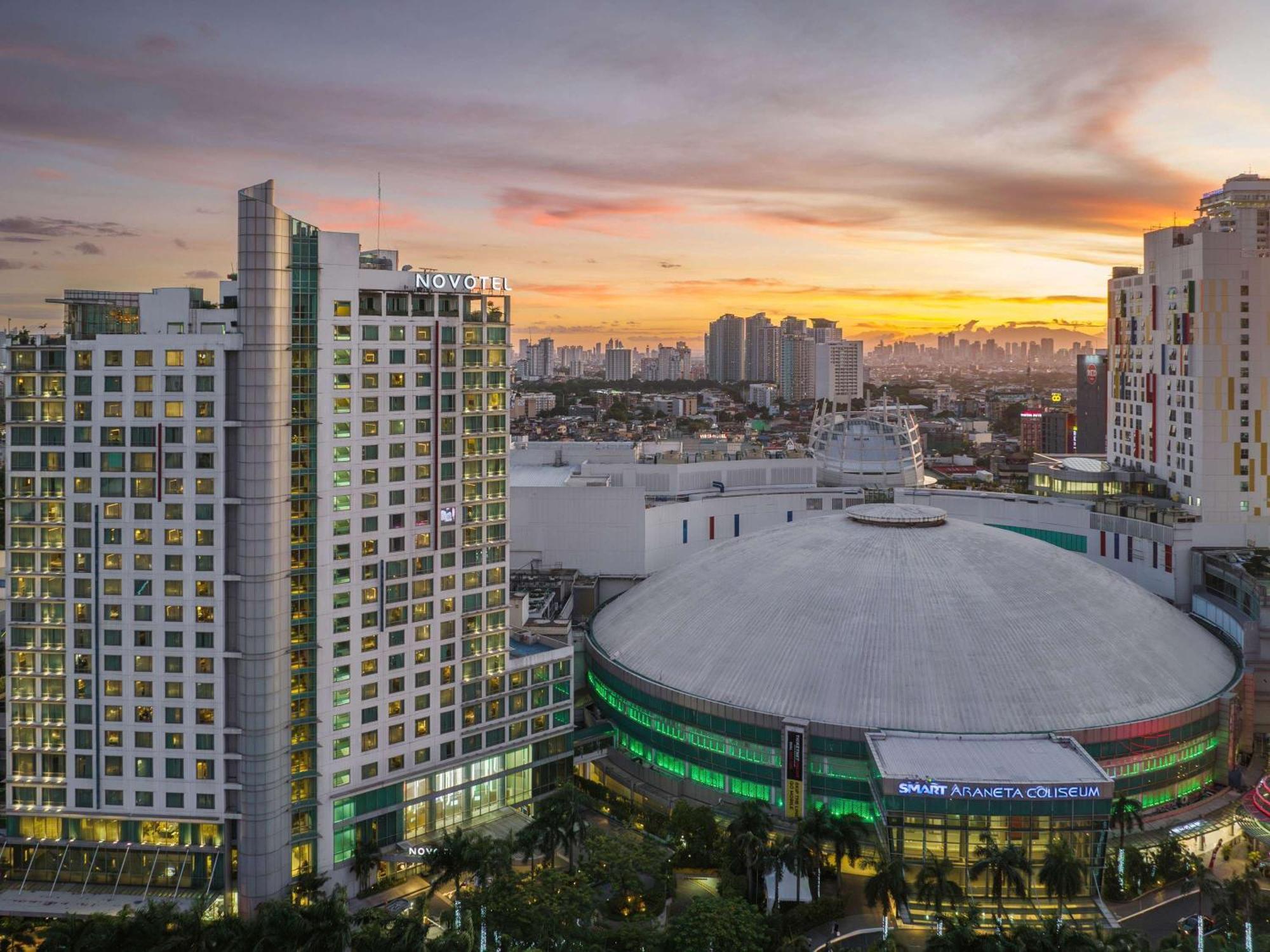 Novotel Manila Araneta City Hotel Quezon City Extérieur photo
