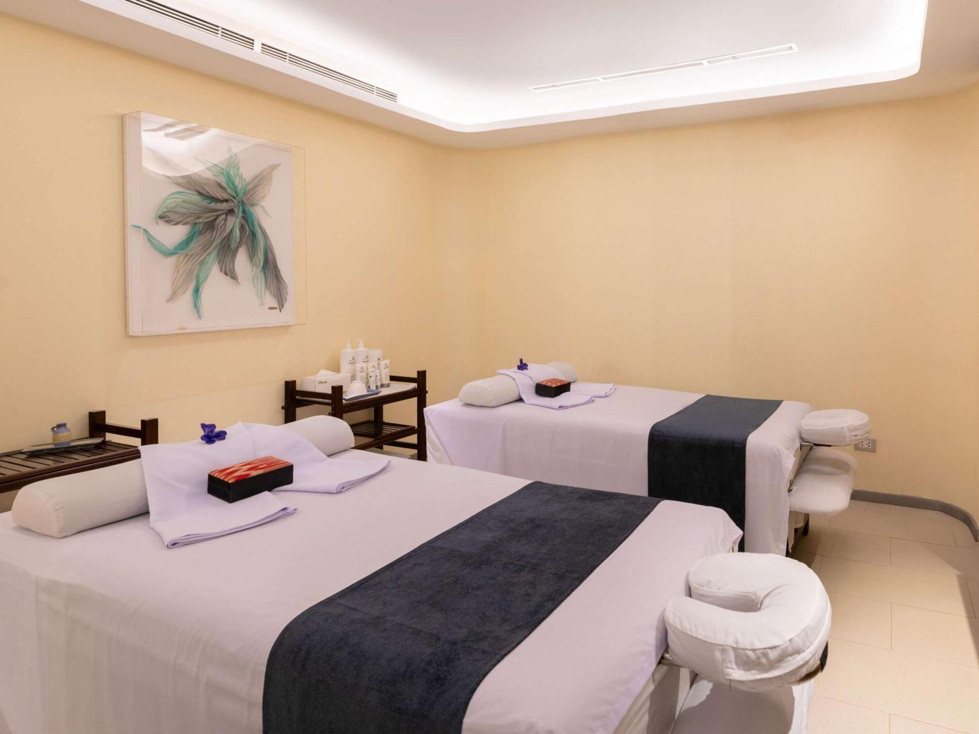 Novotel Manila Araneta City Hotel Quezon City Extérieur photo