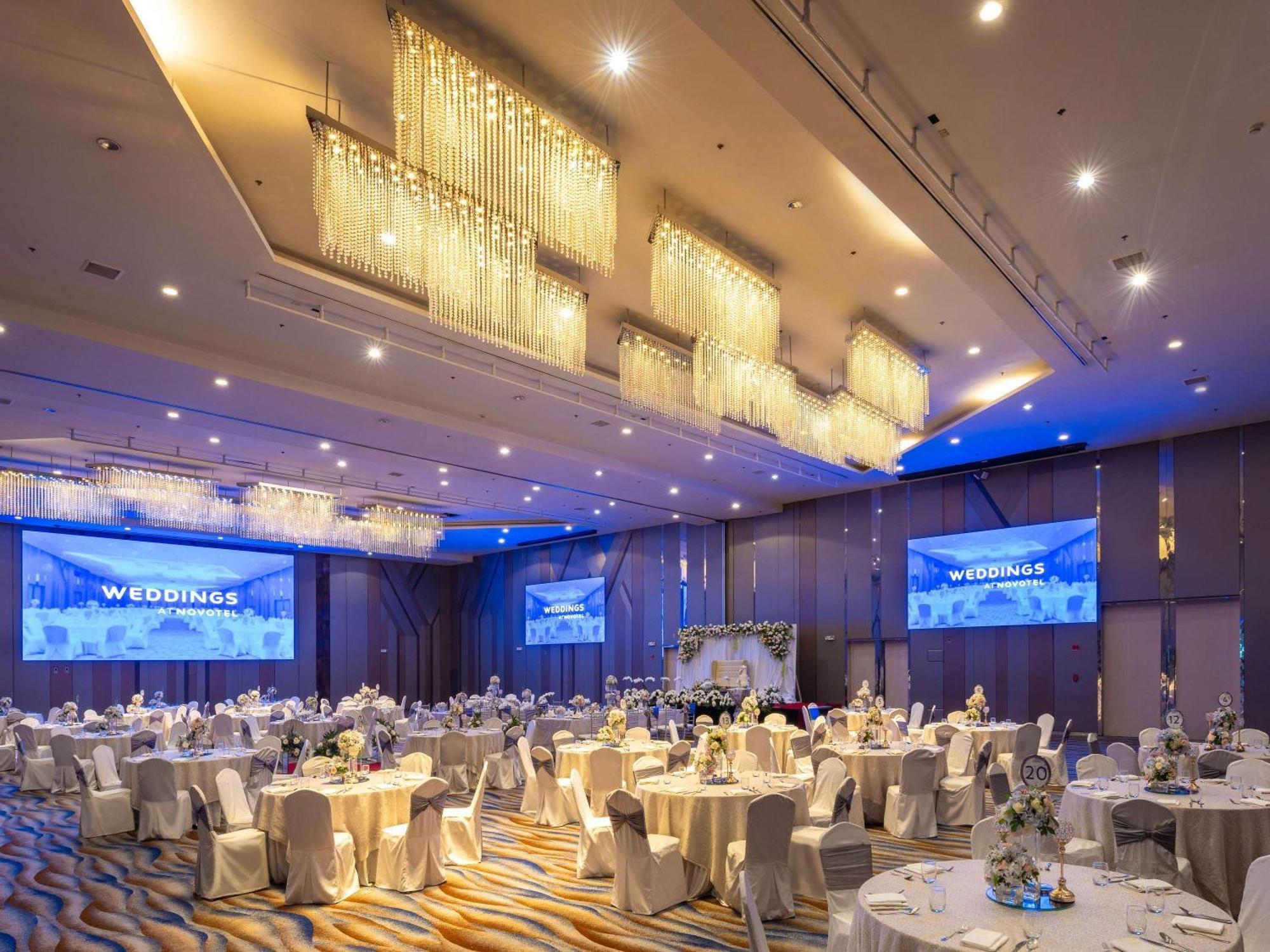 Novotel Manila Araneta City Hotel Quezon City Extérieur photo