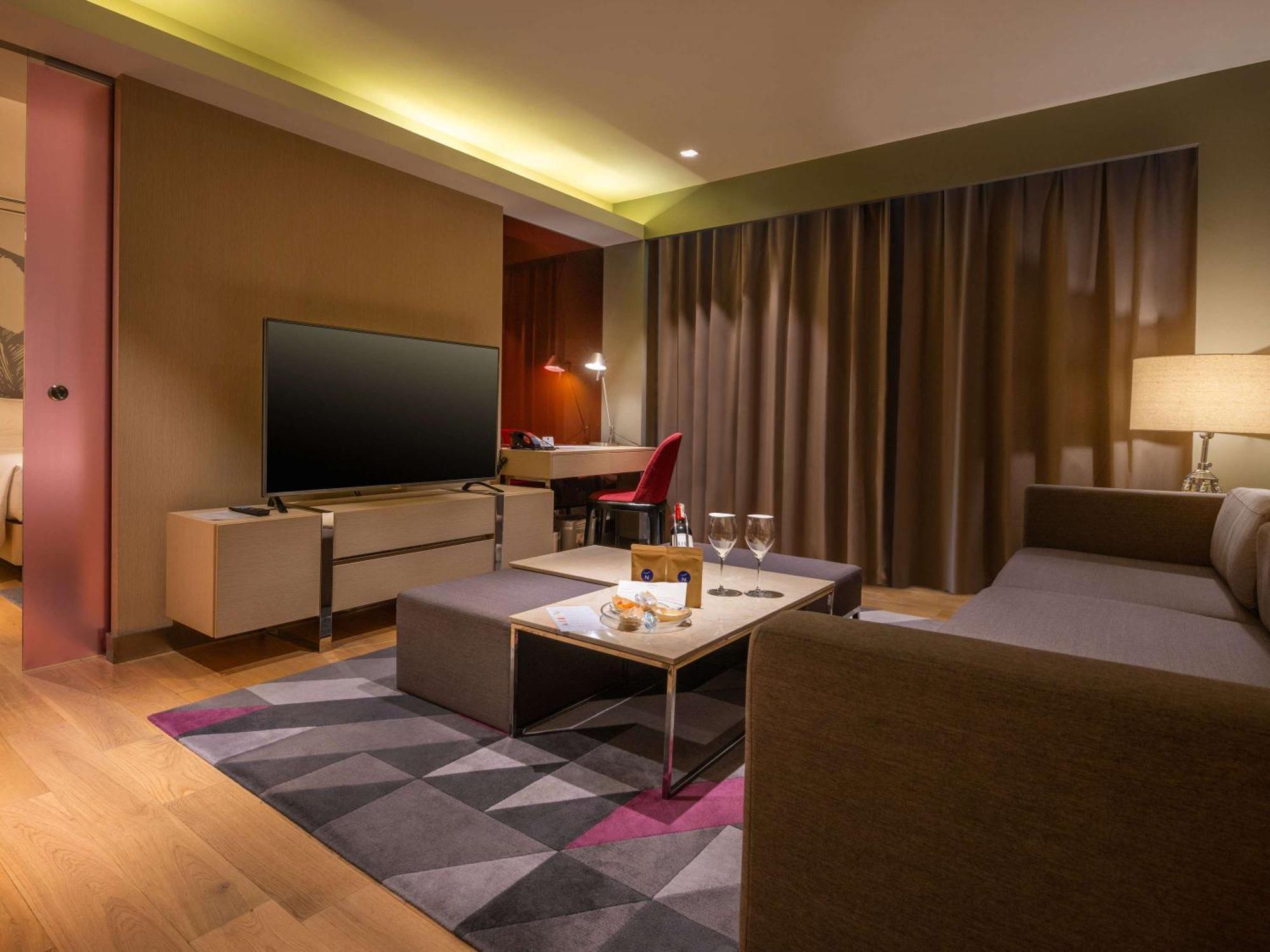 Novotel Manila Araneta City Hotel Quezon City Extérieur photo