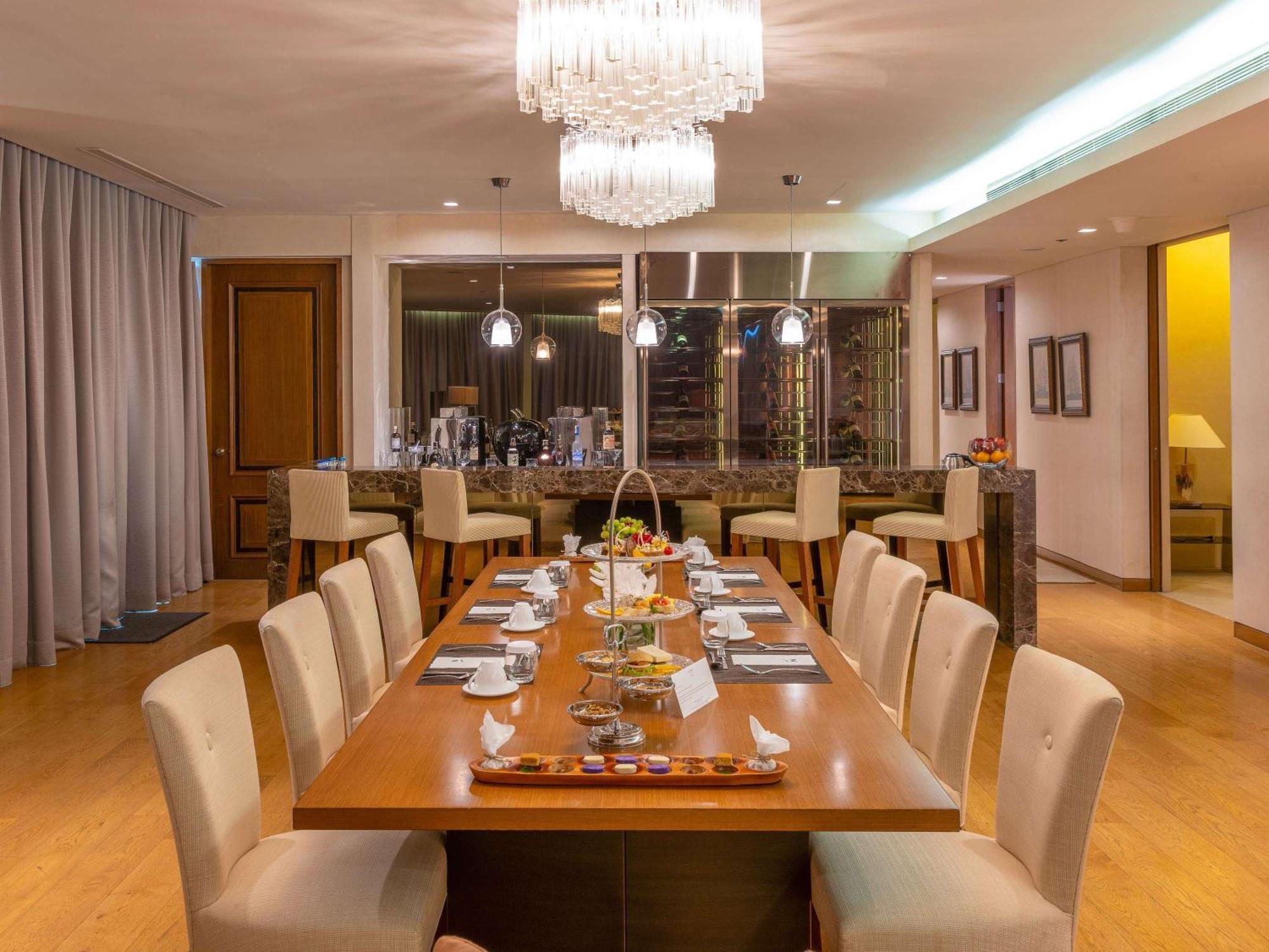 Novotel Manila Araneta City Hotel Quezon City Extérieur photo