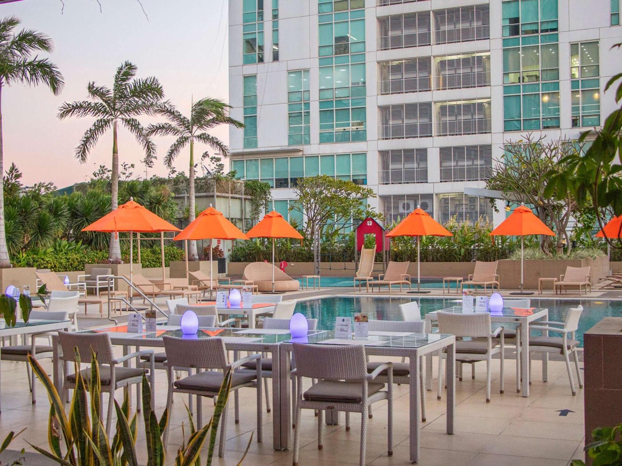 Novotel Manila Araneta City Hotel Quezon City Extérieur photo