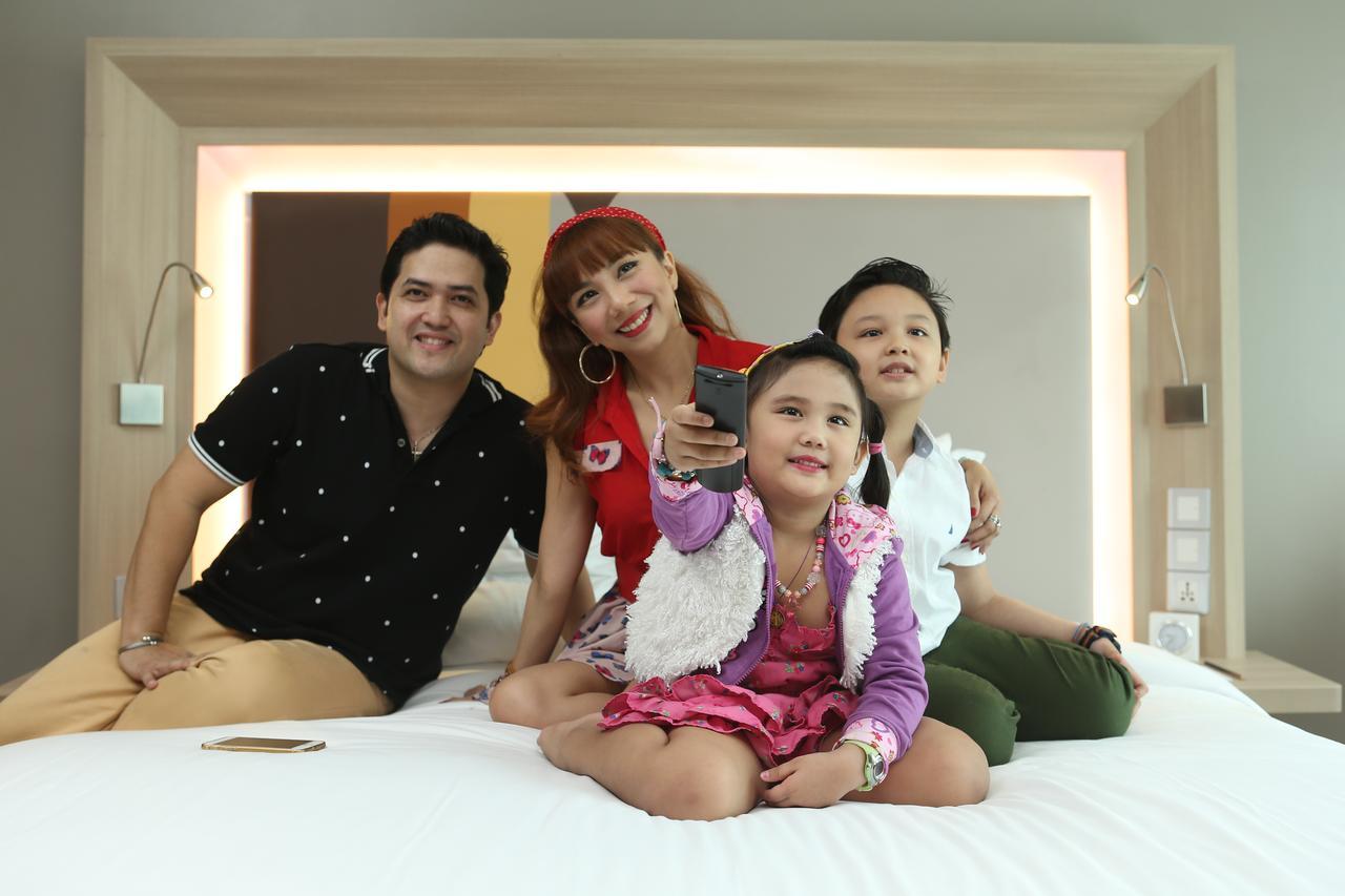 Novotel Manila Araneta City Hotel Quezon City Extérieur photo
