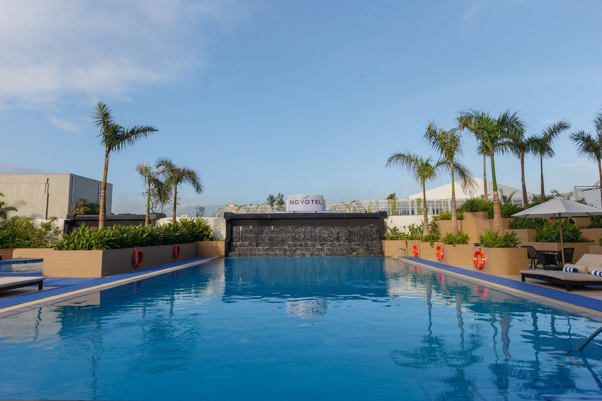 Novotel Manila Araneta City Hotel Quezon City Extérieur photo